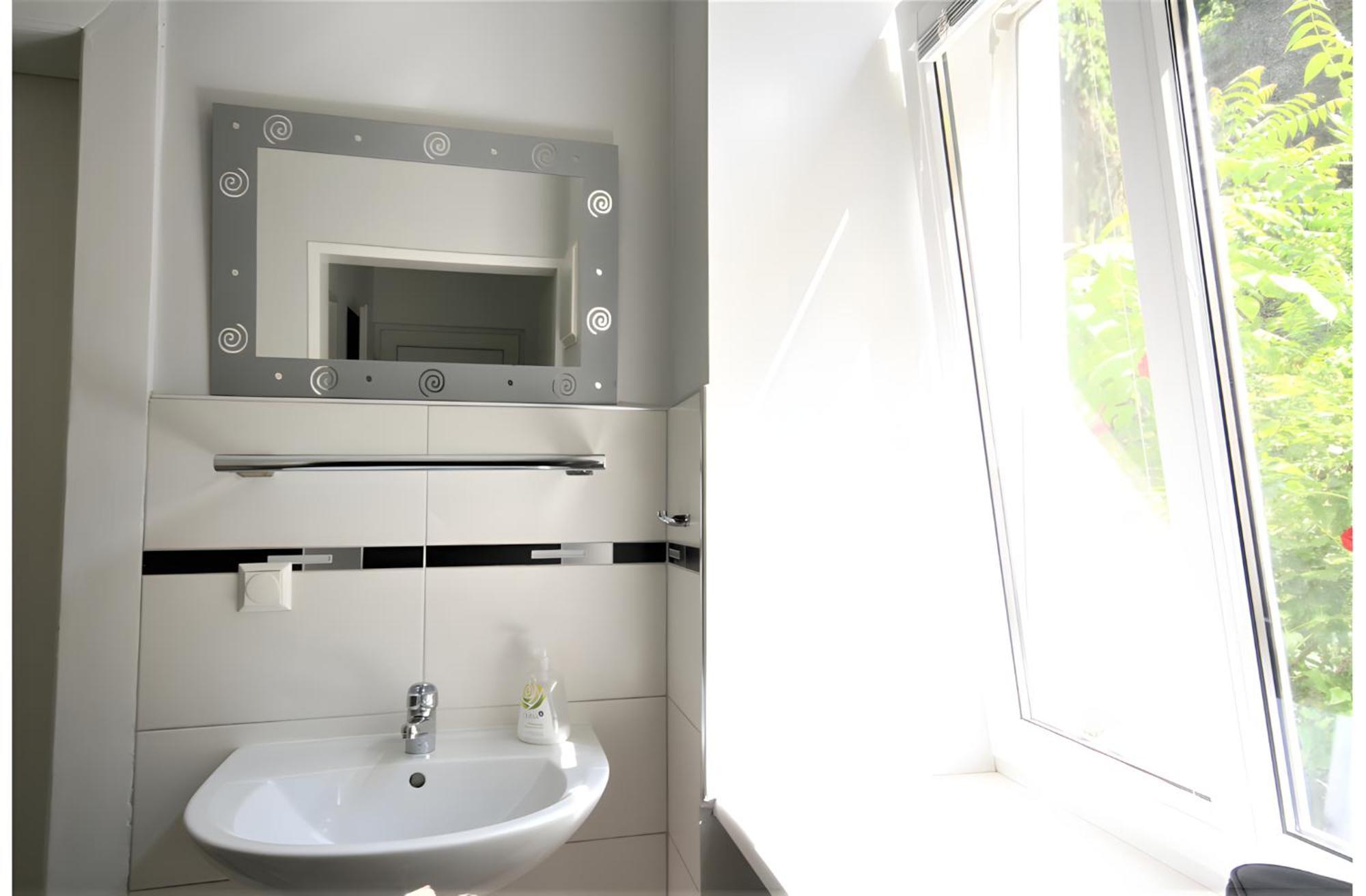 Modern Flat With 2 Rooms, Close To Schoenbrunn Виена Екстериор снимка